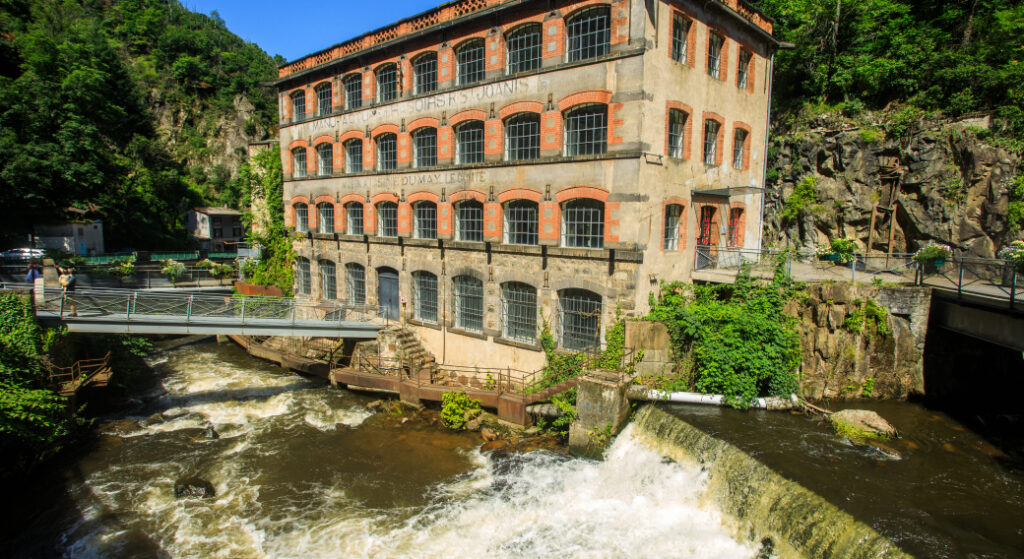 Vallée des Usines à 5 minutes du Moulin de Thiers